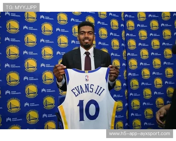 勇士轮换深度博弈带来阵容选择新思路