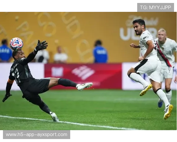 曼城角球变奏再现头球冲顶成功帮助队伍取胜