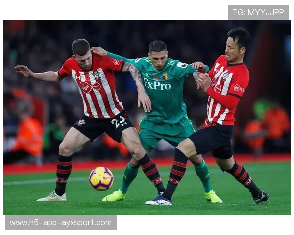 英超纽卡斯尔连续强势推进,对方完全被压缩